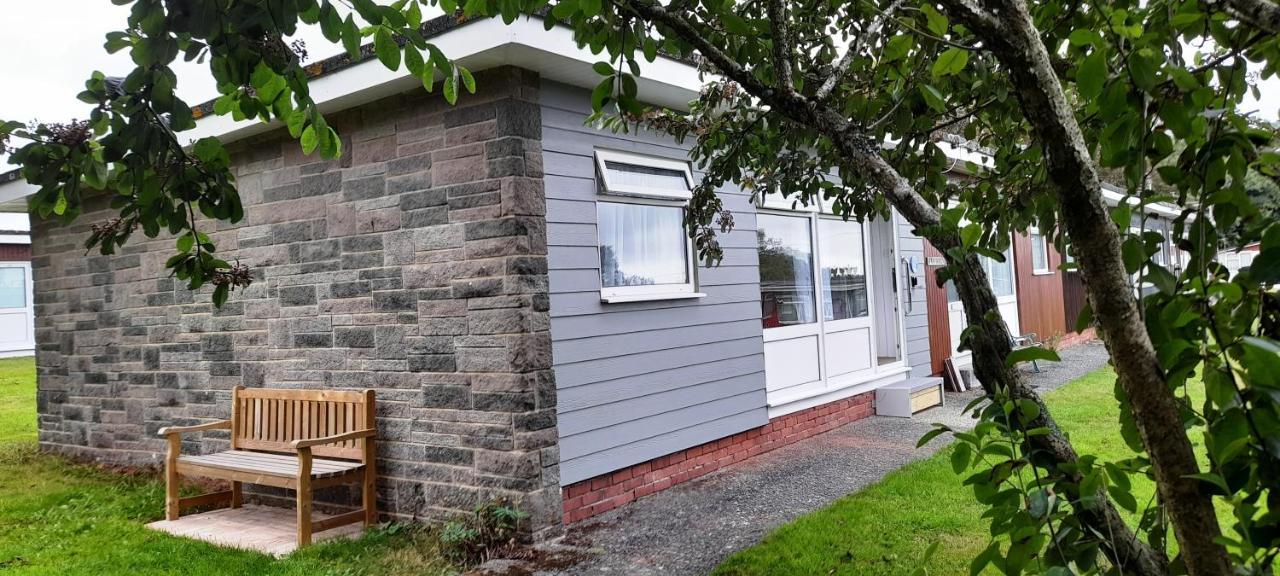Sheena'S Dartmouth Chalets Extérieur photo