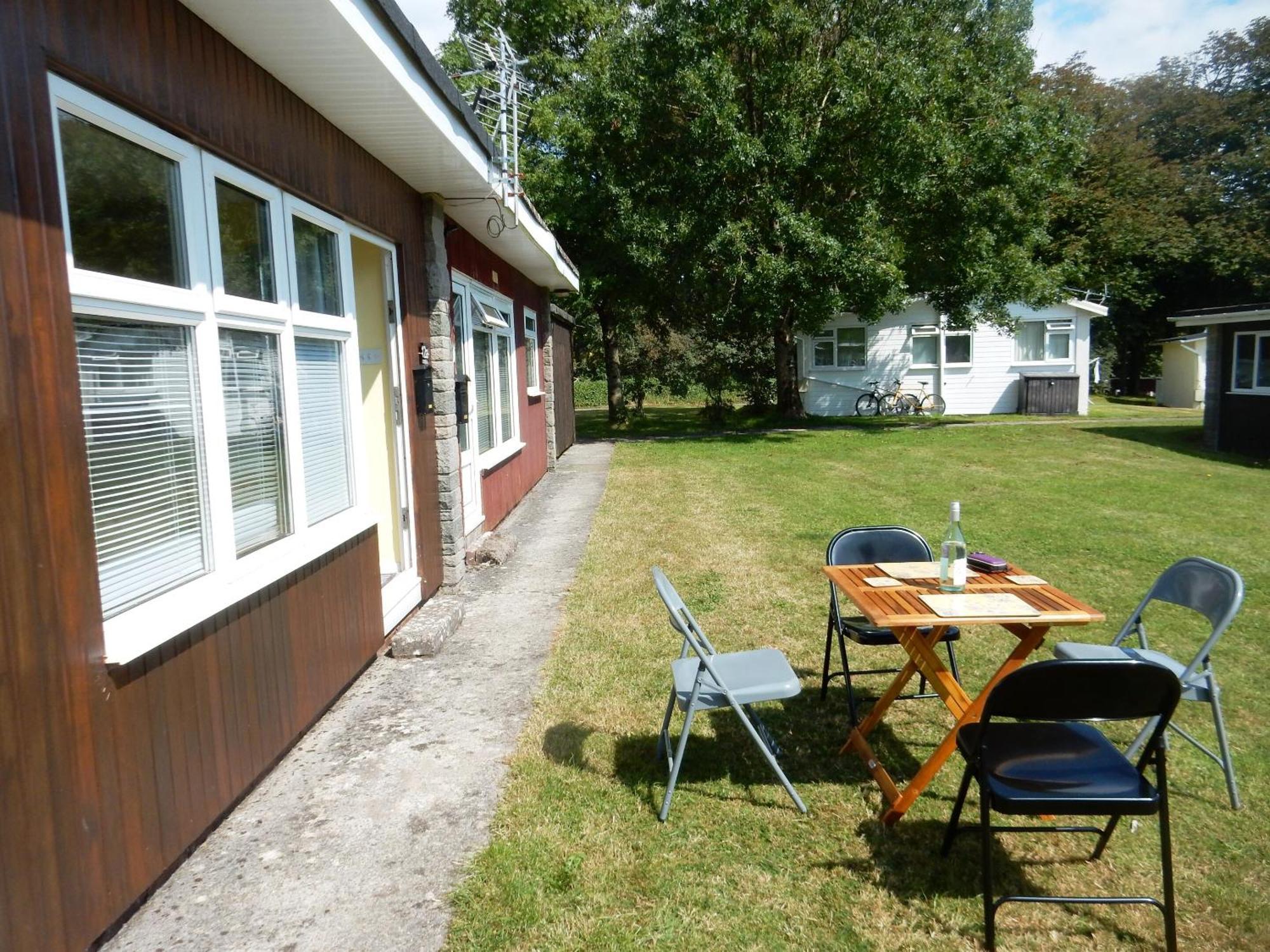 Sheena'S Dartmouth Chalets Extérieur photo