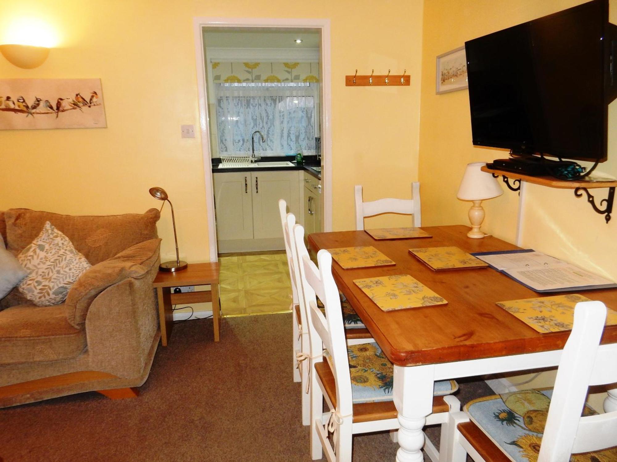 Sheena'S Dartmouth Chalets Extérieur photo